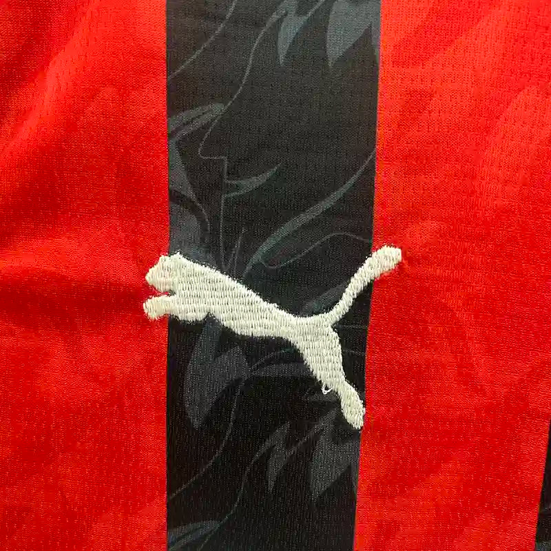 Maillot Ac Milan enfant domicile 2025/2026 YamaKits Foot